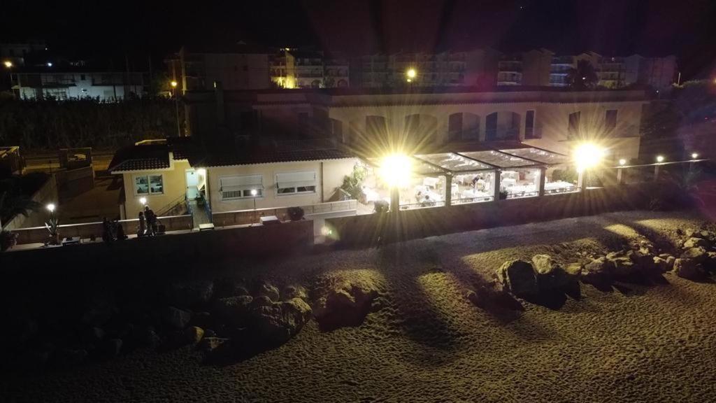 Hotel Ristorante La Lampara Gizzeria Buitenkant foto
