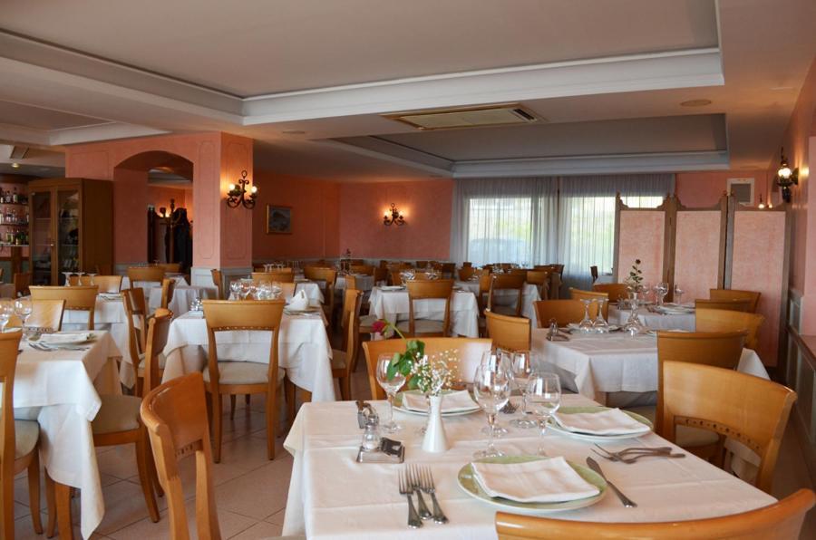 Hotel Ristorante La Lampara Gizzeria Buitenkant foto