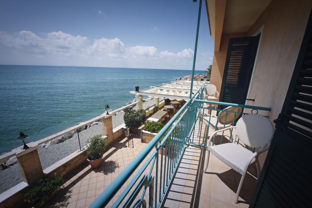 Hotel Ristorante La Lampara Gizzeria Buitenkant foto